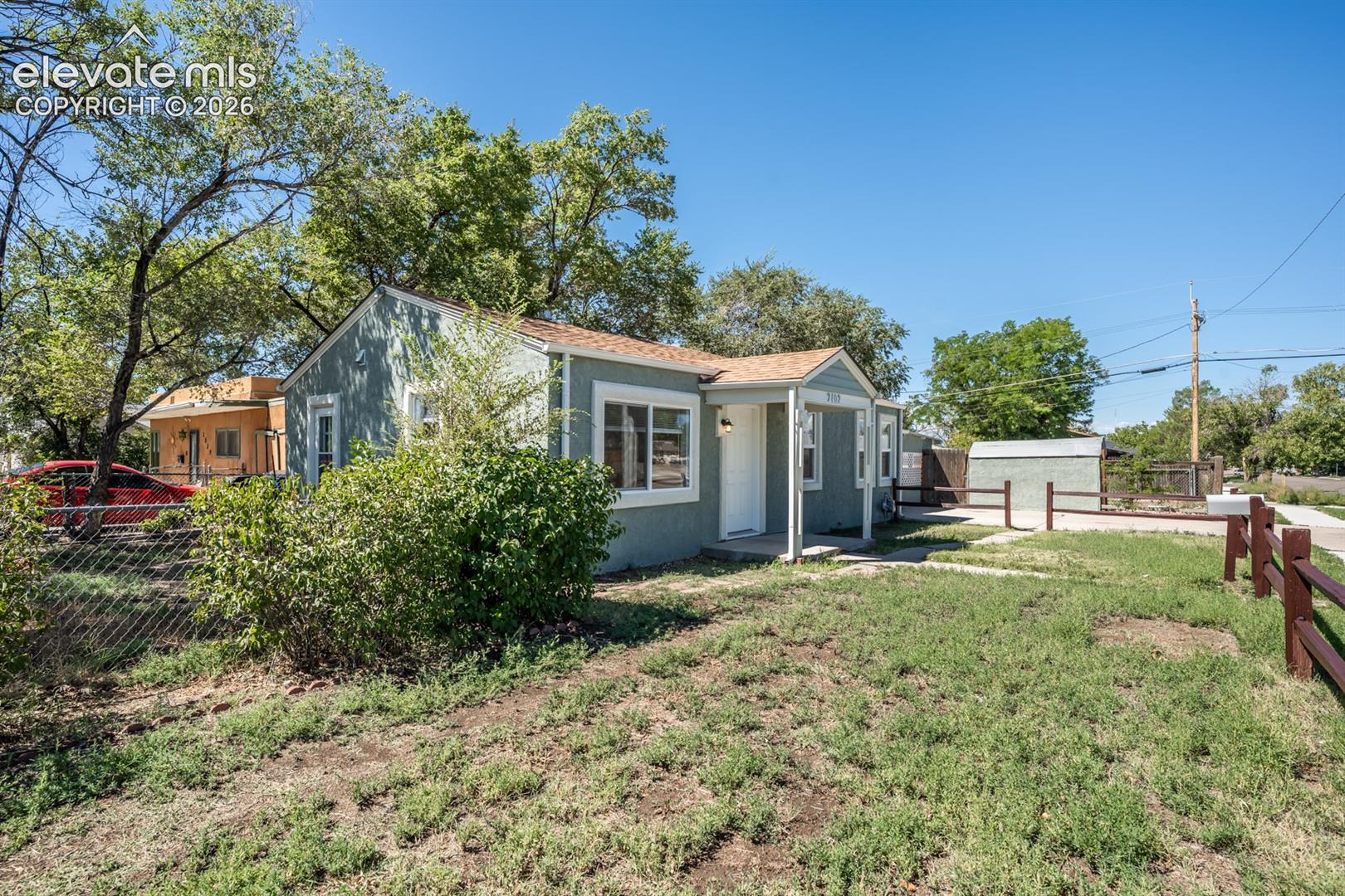 Listing photo 2 for 2102 W 29th Street