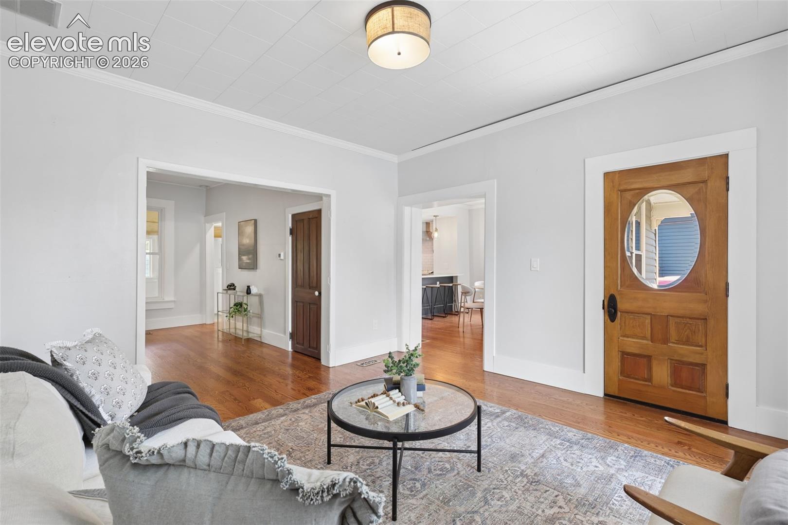 Listing photo 3 for 1812 W Pikes Peak Avenue