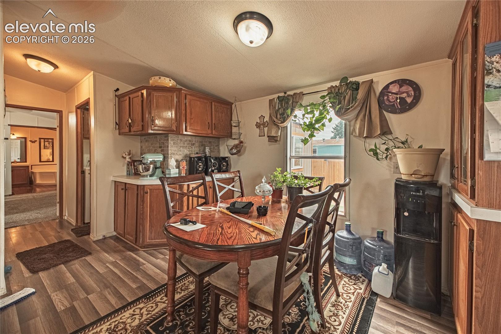 Listing photo 9 for 23735 Fleet Street