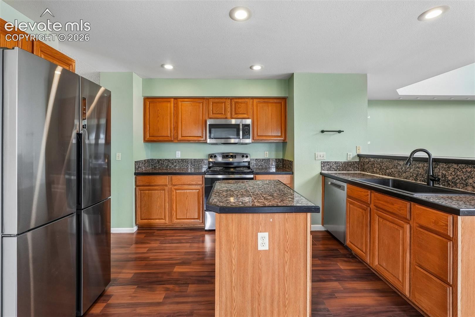 Listing photo 9 for 6065 Fescue Drive