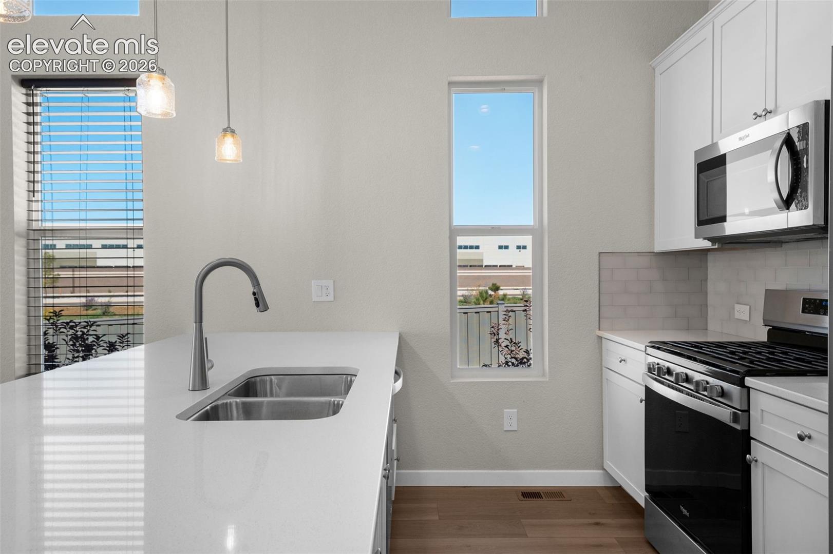 Listing photo 12 for 6872 Lily Mountain Lane