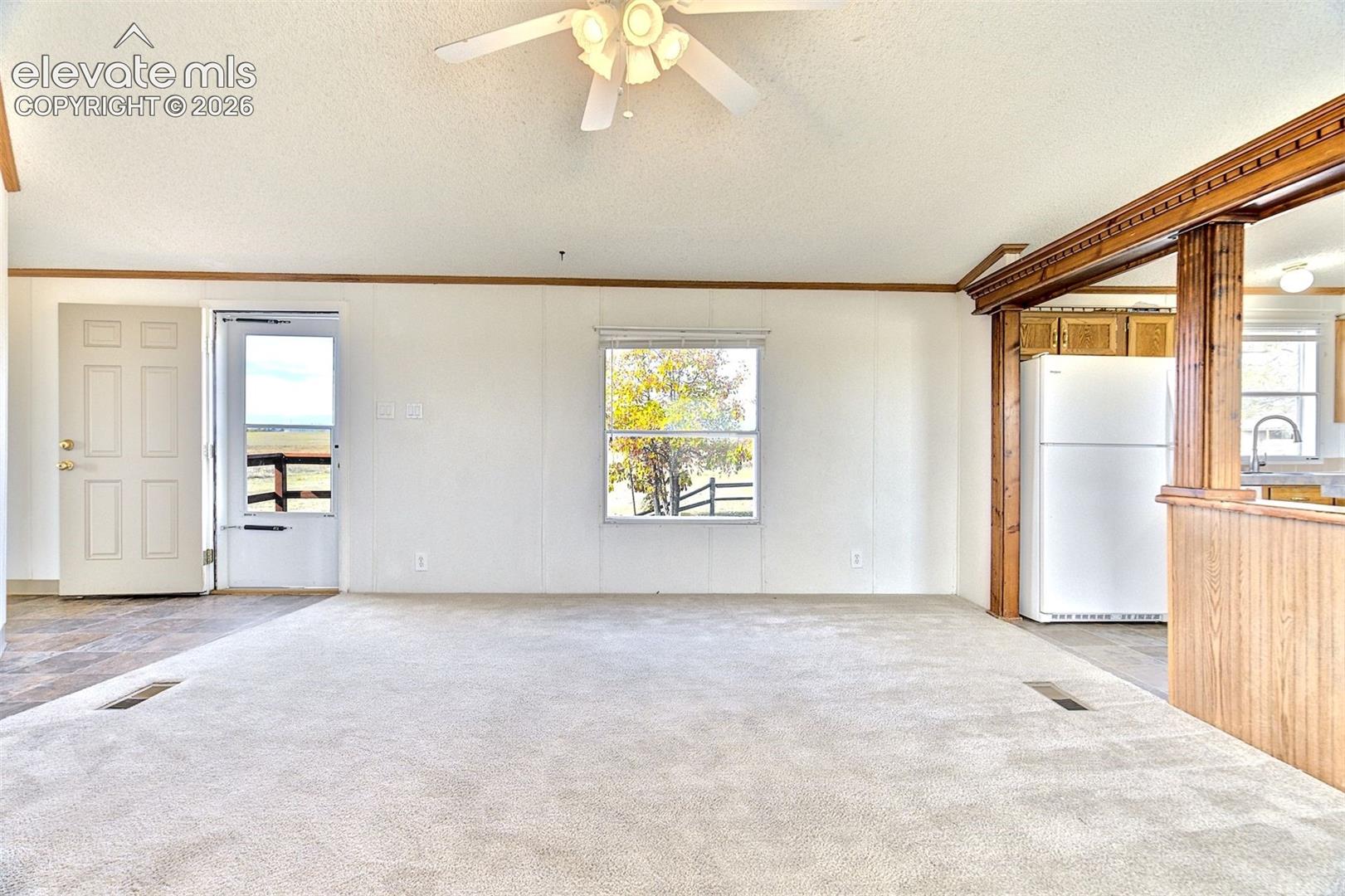 Listing photo 10 for 6375 Field View