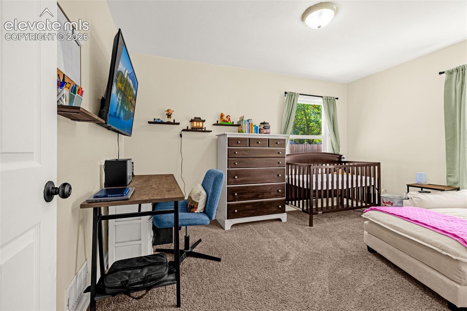 Listing photo 10 for 3023 2nd Avenue