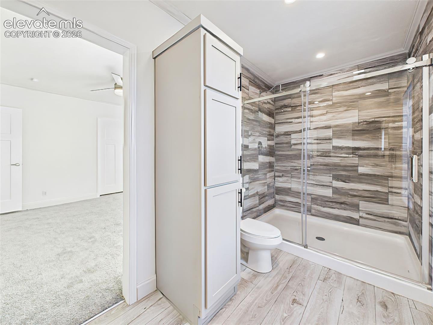 Listing photo 32 for 893 S Greenway Avenue