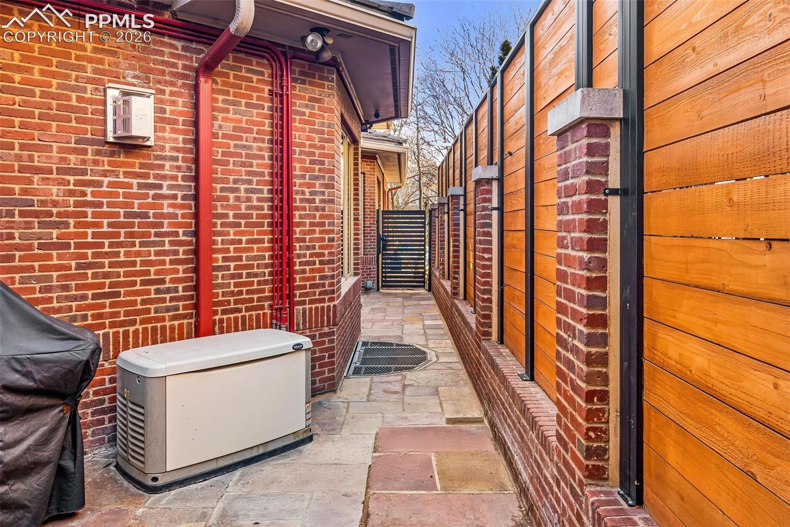 Listing photo 40 for 418 Steele Street