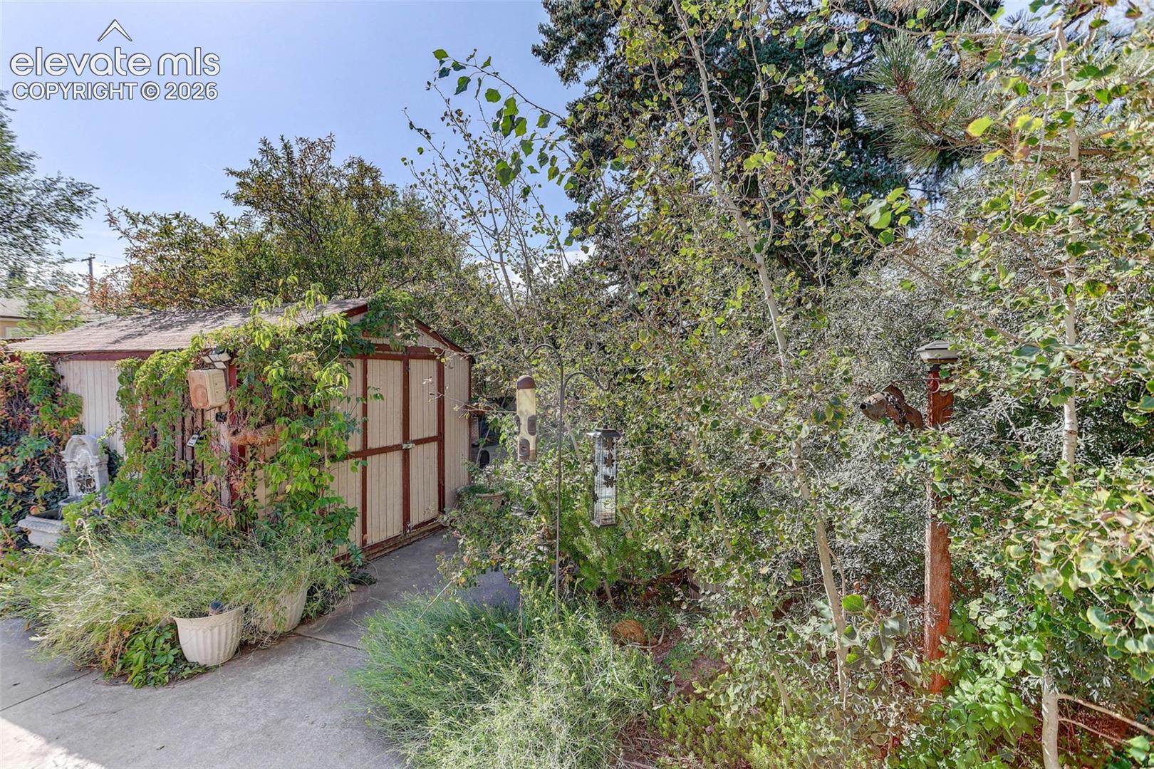 Listing photo 8 for 450 S Quitman Street