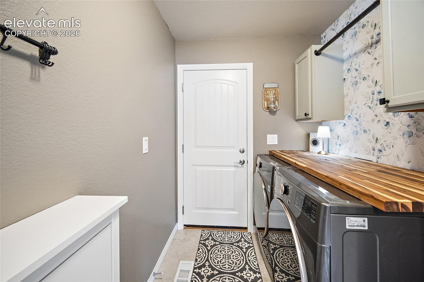 Listing photo 18 for 12832 Scenic Walk Drive