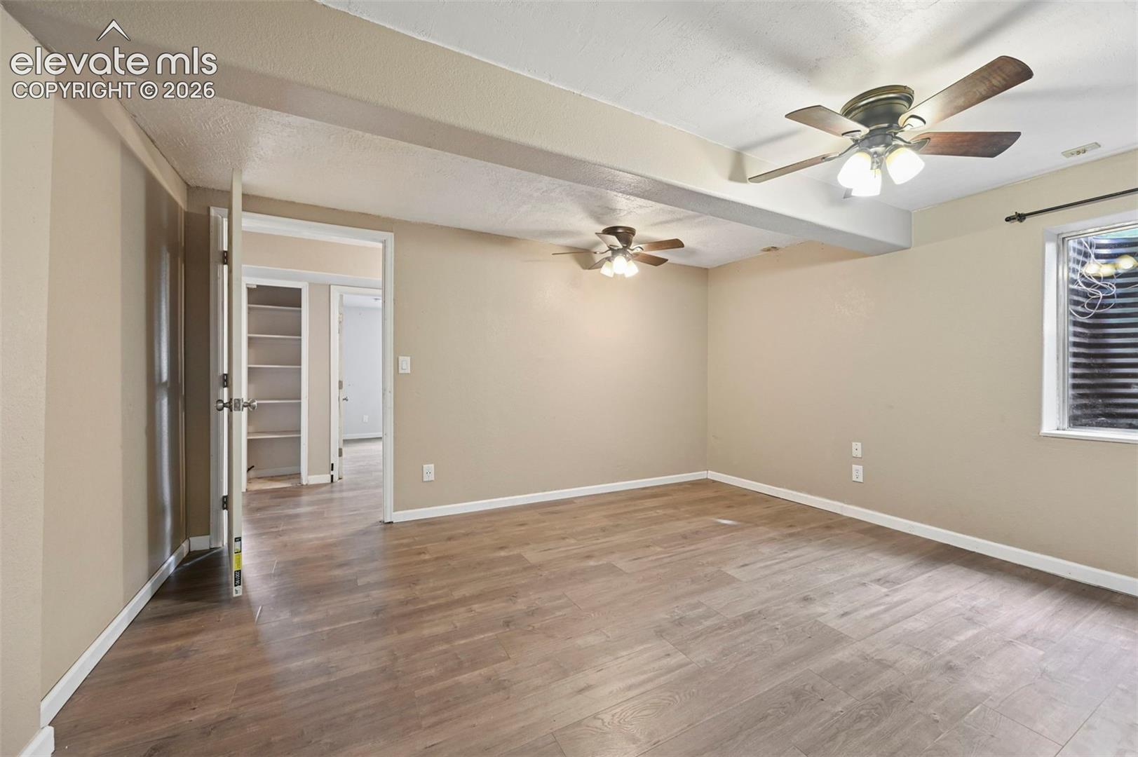 Listing photo 12 for 979 S Alexis Lane
