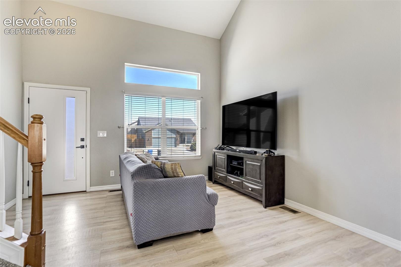 Listing photo 7 for 7335 Willowdale Drive