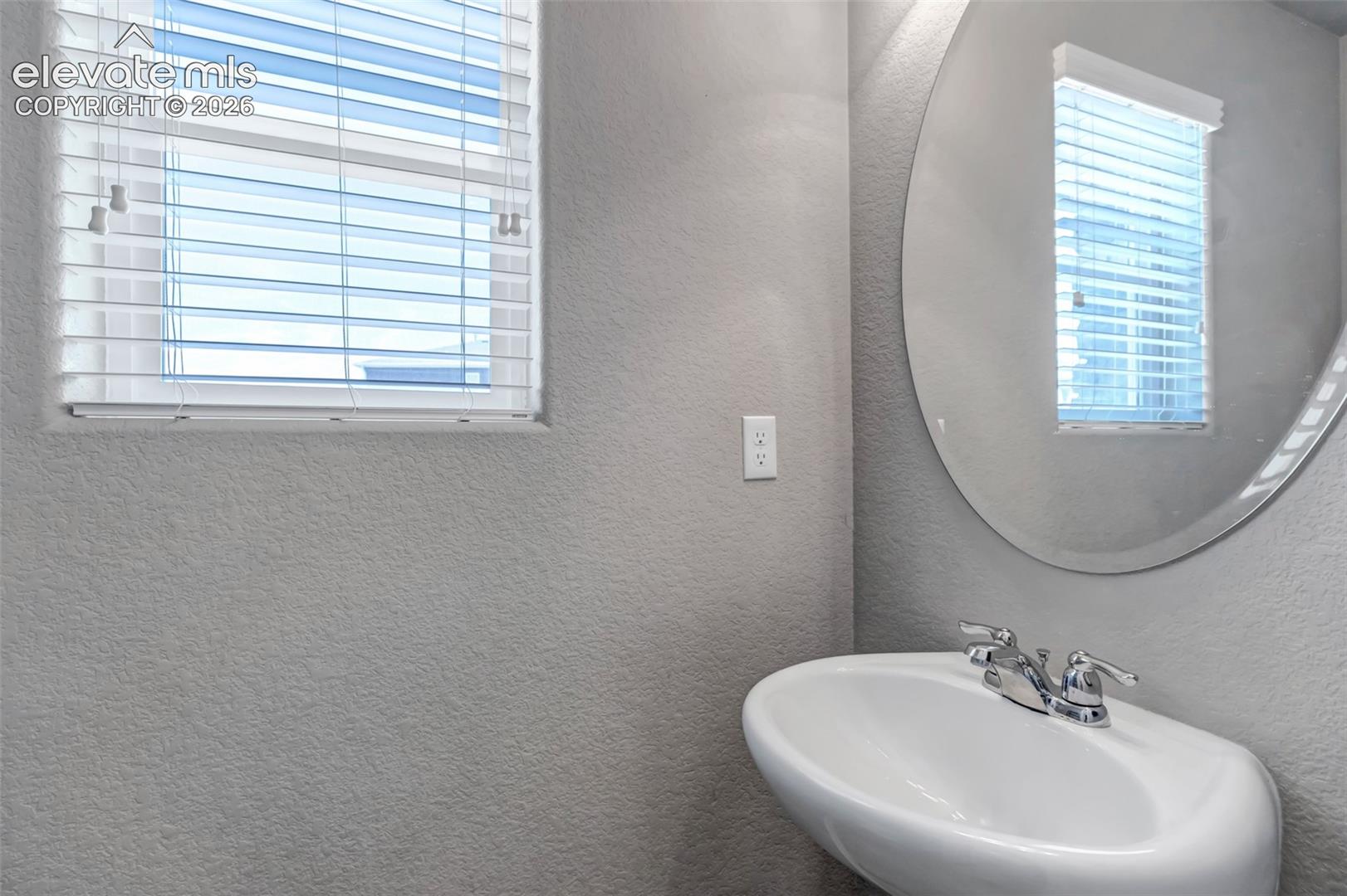 Listing photo 36 for 7548 Benecia Drive