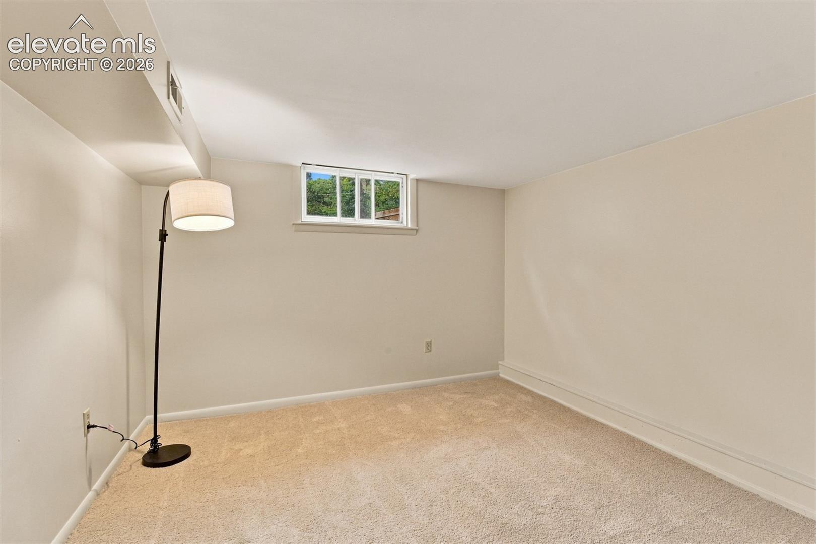 Listing photo 27 for 7755 N Topeka Avenue