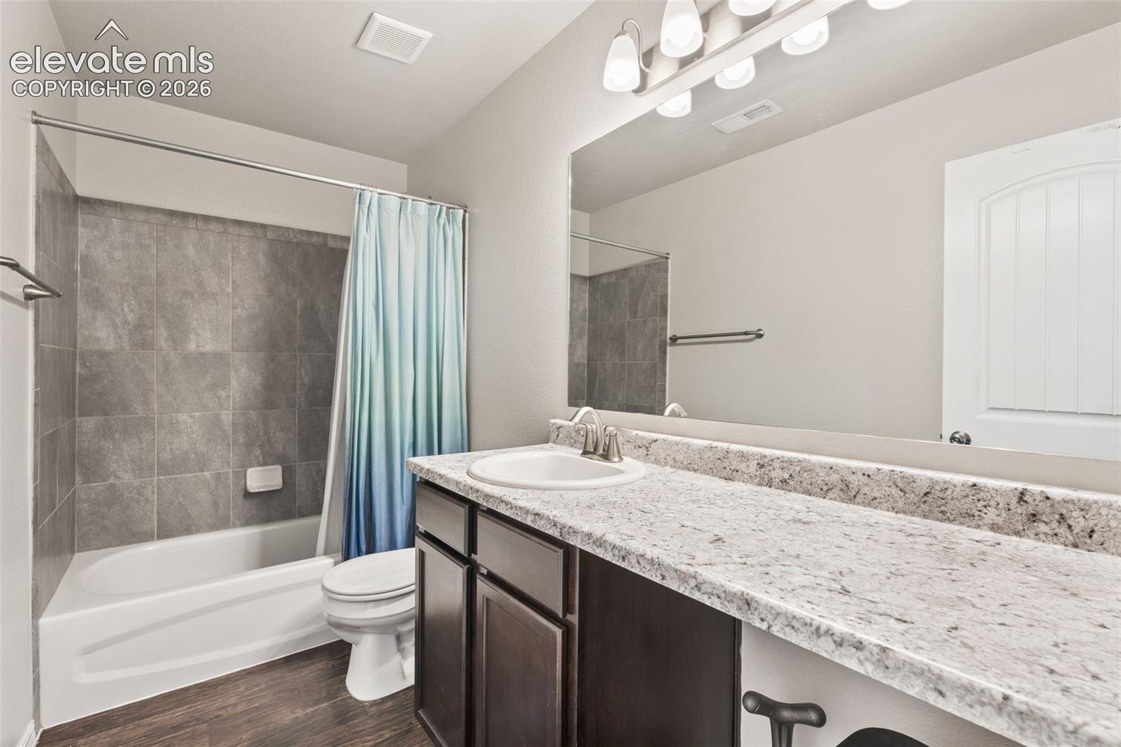 Listing photo 31 for 7478 Benecia Drive