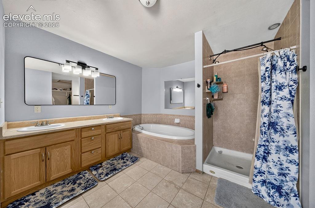 Listing photo 33 for 1345 Southmoor Drive