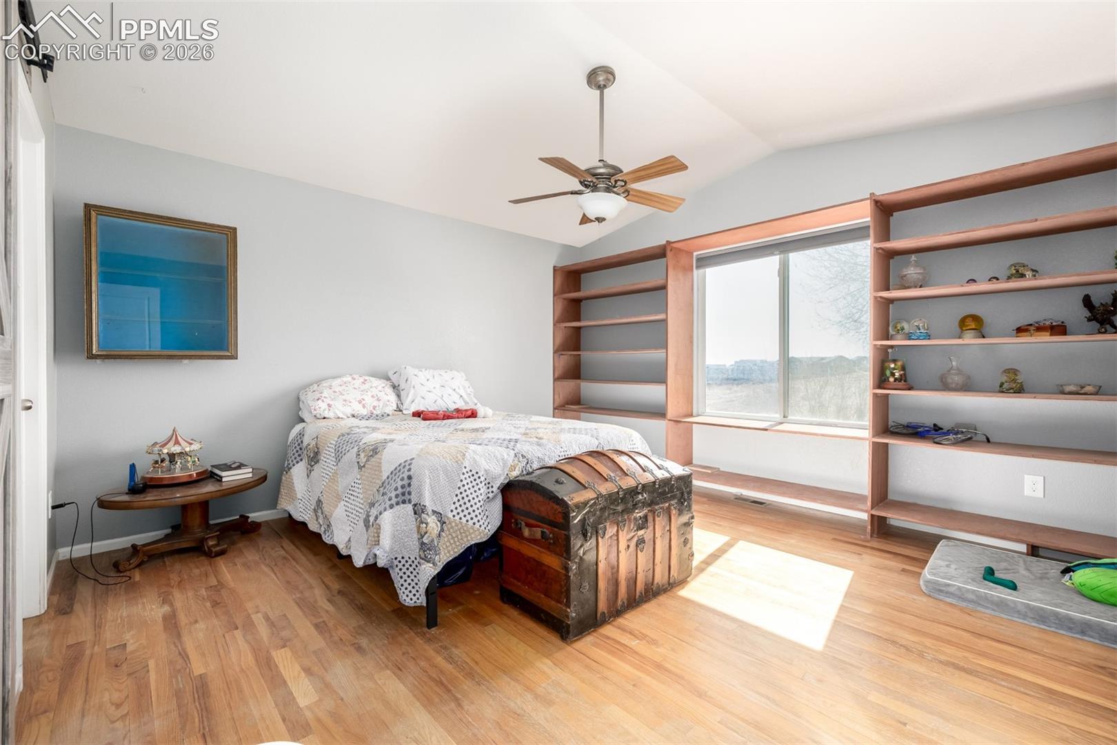 Listing photo 14 for 830 Winebrook Way