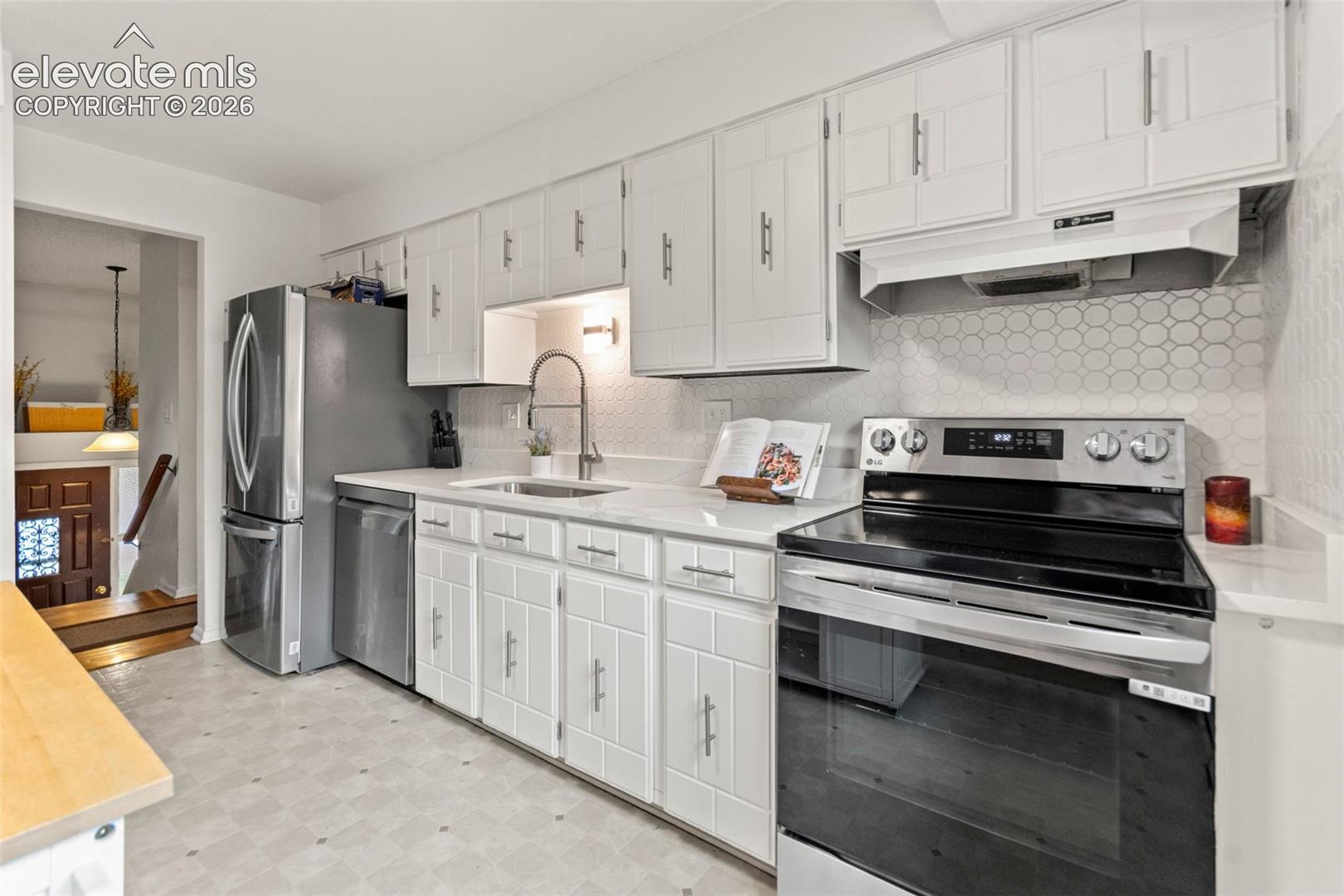 Listing photo 20 for 2801 S Reed Street