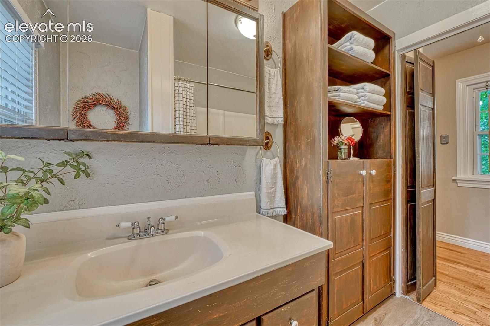 Listing photo 24 for 1900 E San Rafael Street