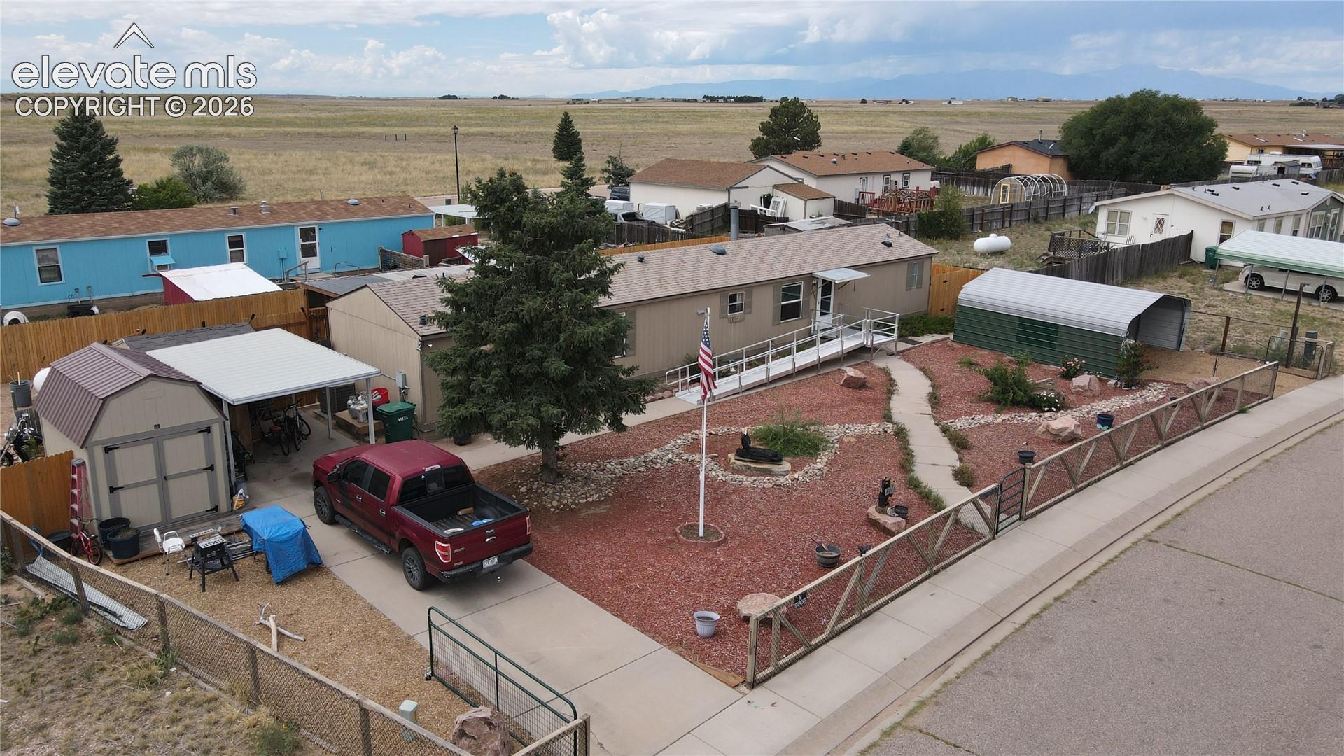 Listing photo 23 for 23735 Fleet Street