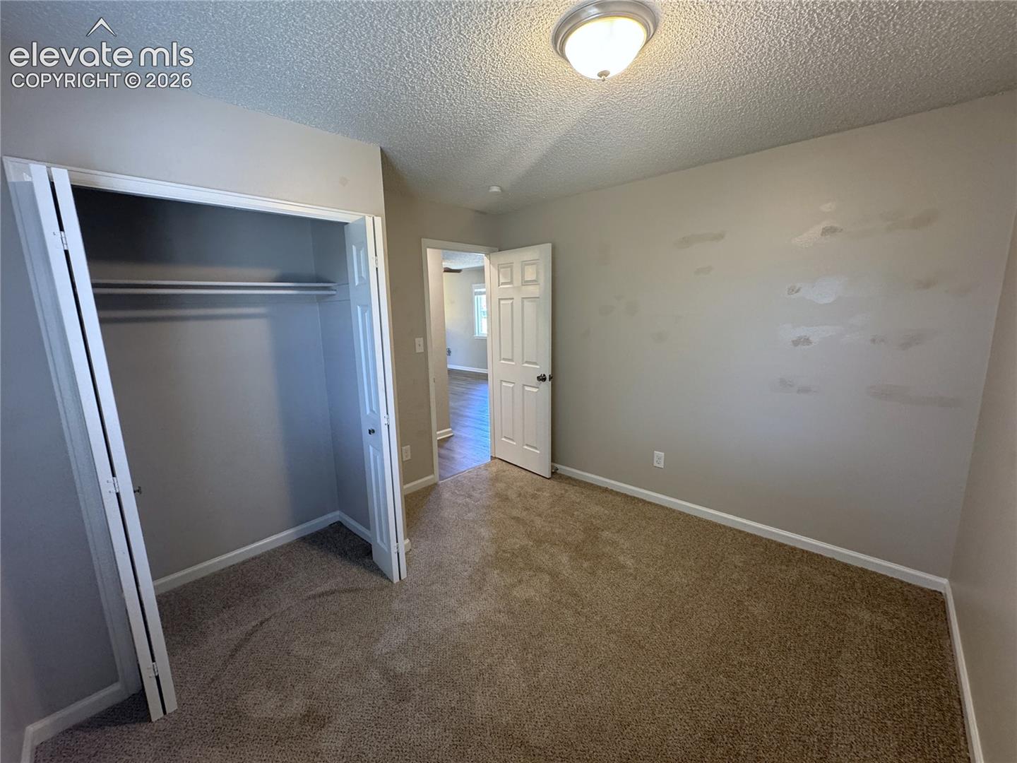 Listing photo 14 for 6910 Fielding Circle