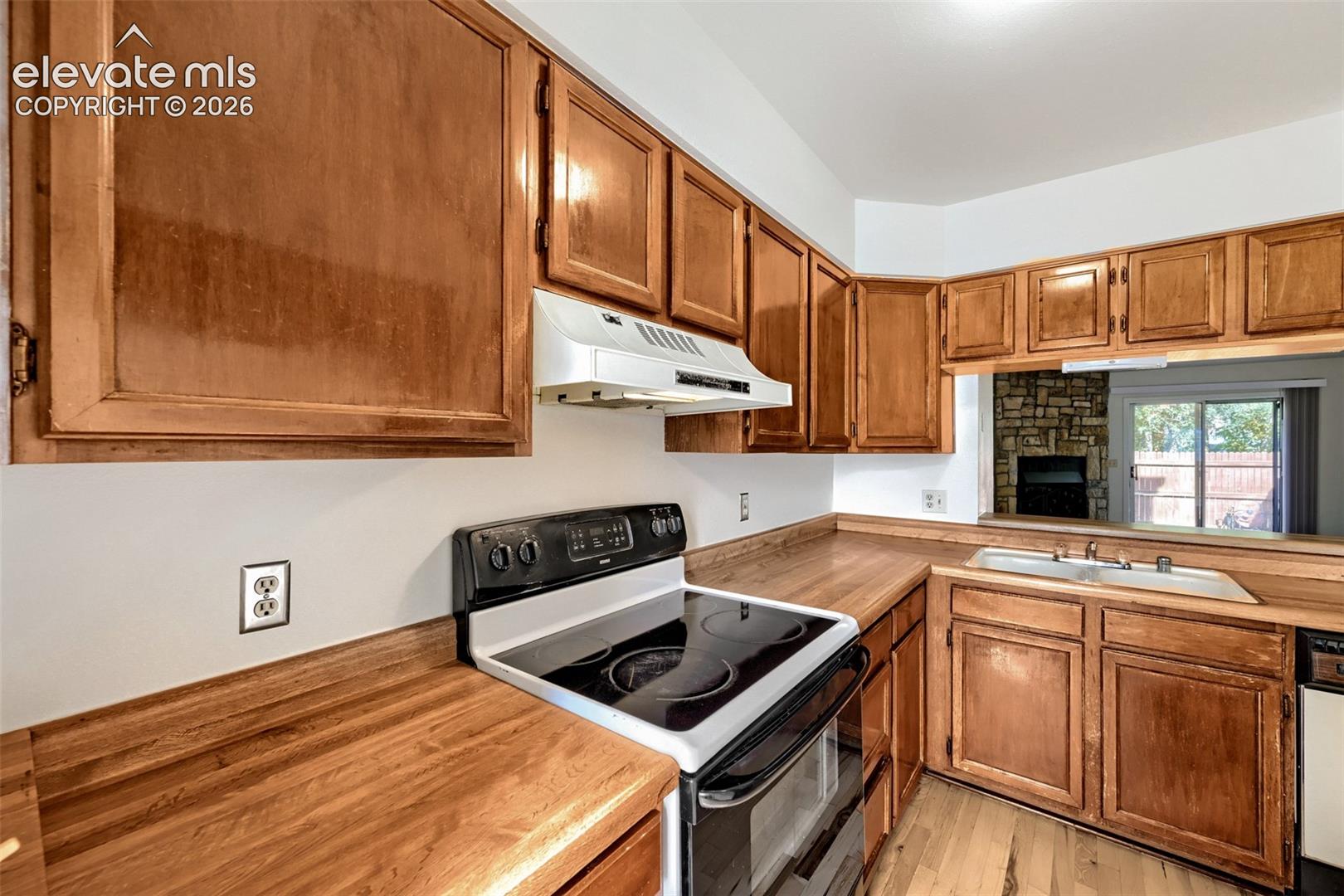 Listing photo 12 for 4128 Charleston Drive