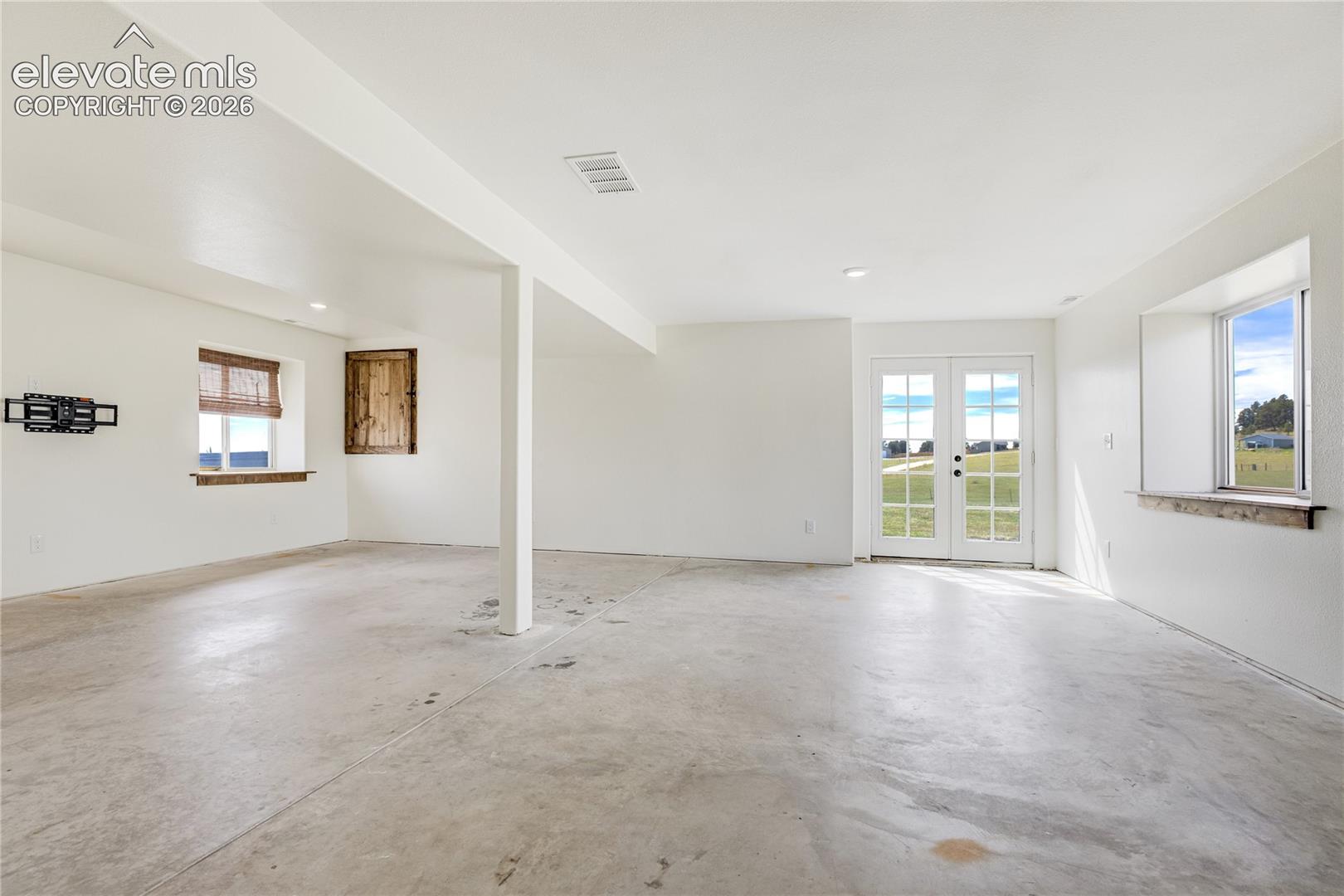 Listing photo 28 for 17650 Fremont Fort Drive