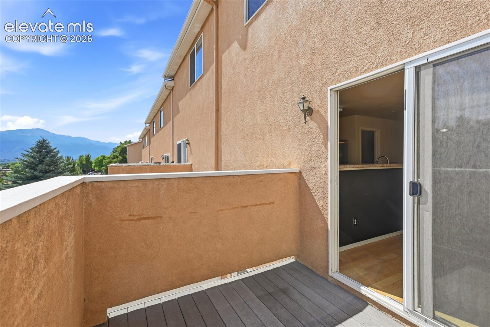 2310 La Salle Street, photo 15