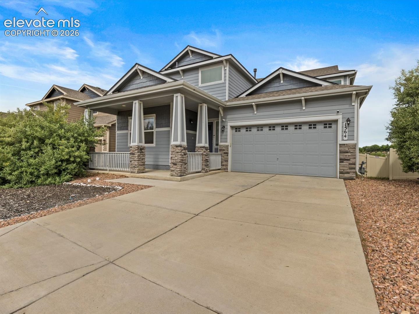 Listing photo 2 for 1564 Grand Overlook Street