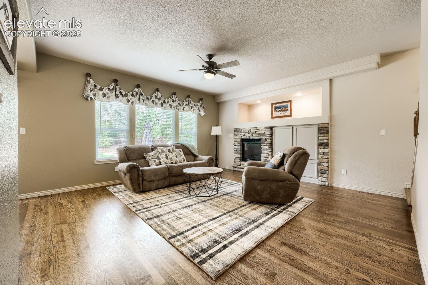 Listing photo 9 for 1586 Lily Lake Drive