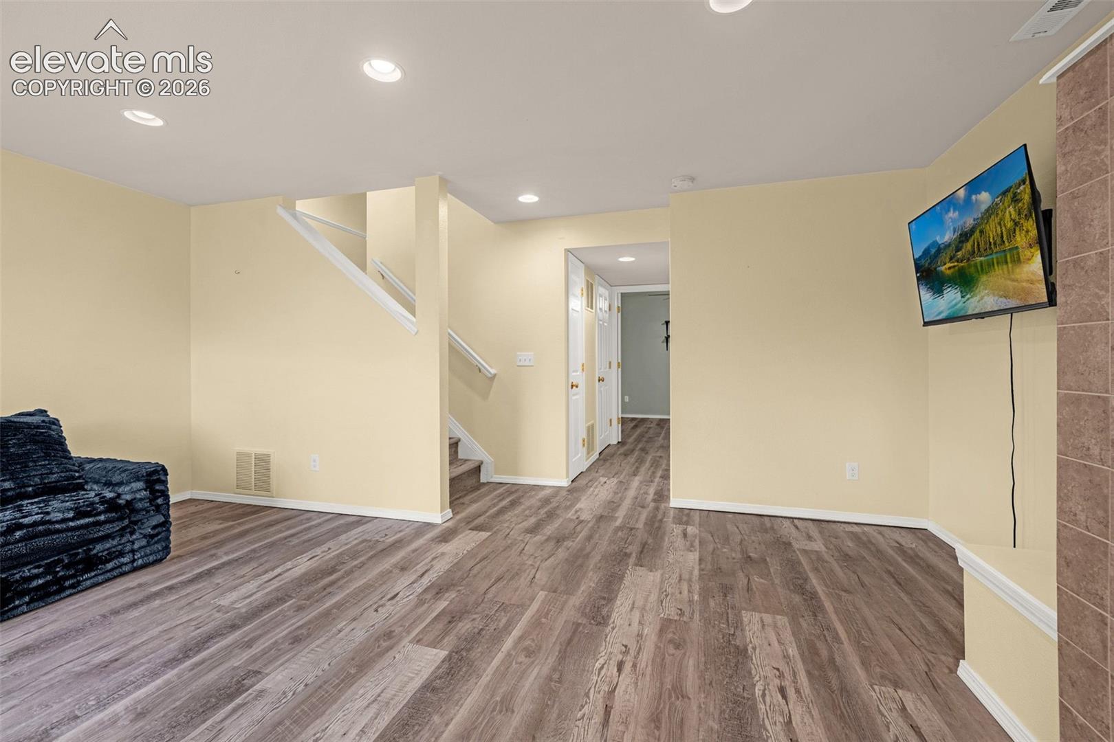 Listing photo 28 for 15628 Dawson Creek Drive