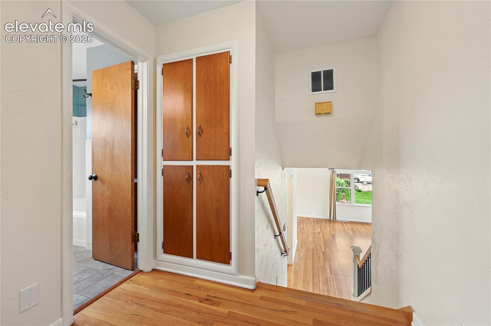 Listing photo 20 for 801 Westacres Avenue