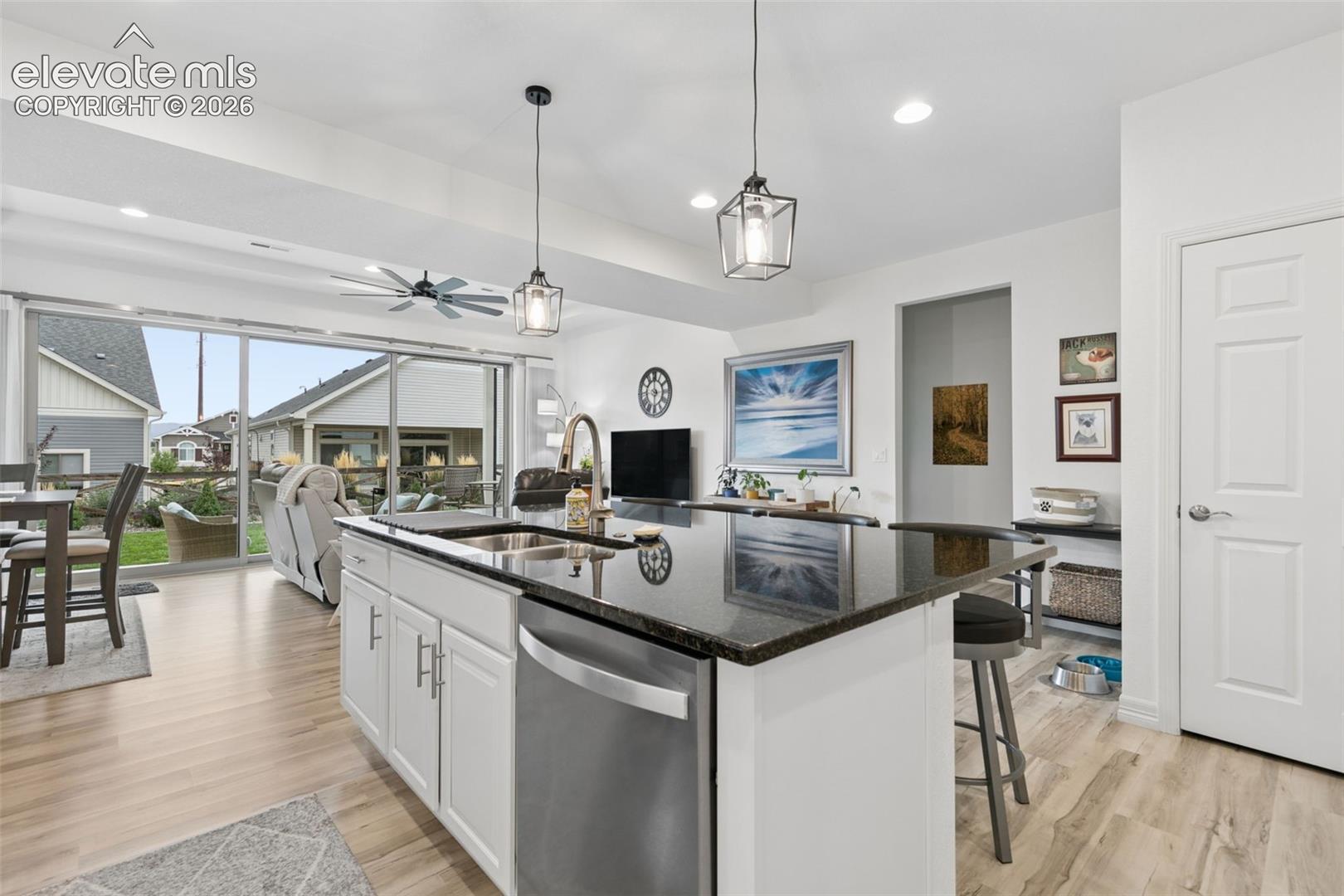 Listing photo 16 for 8948 Braemore Heights