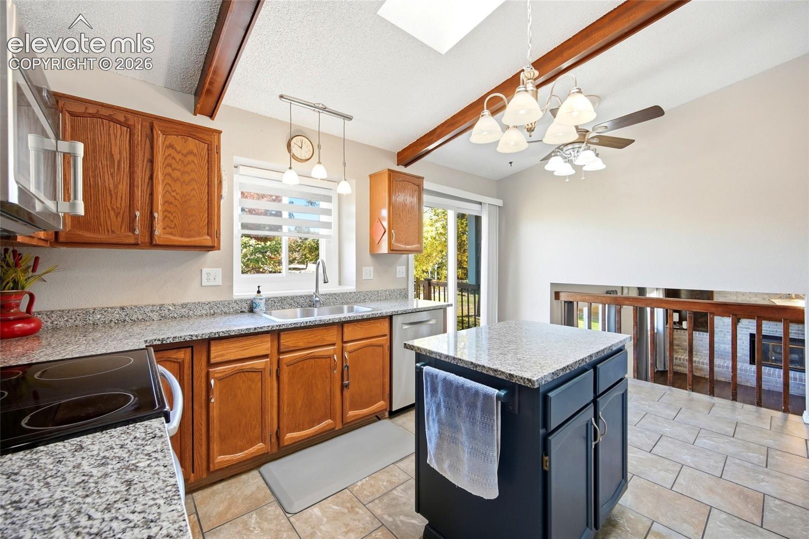 Listing photo 7 for 3880 Cloud Drive