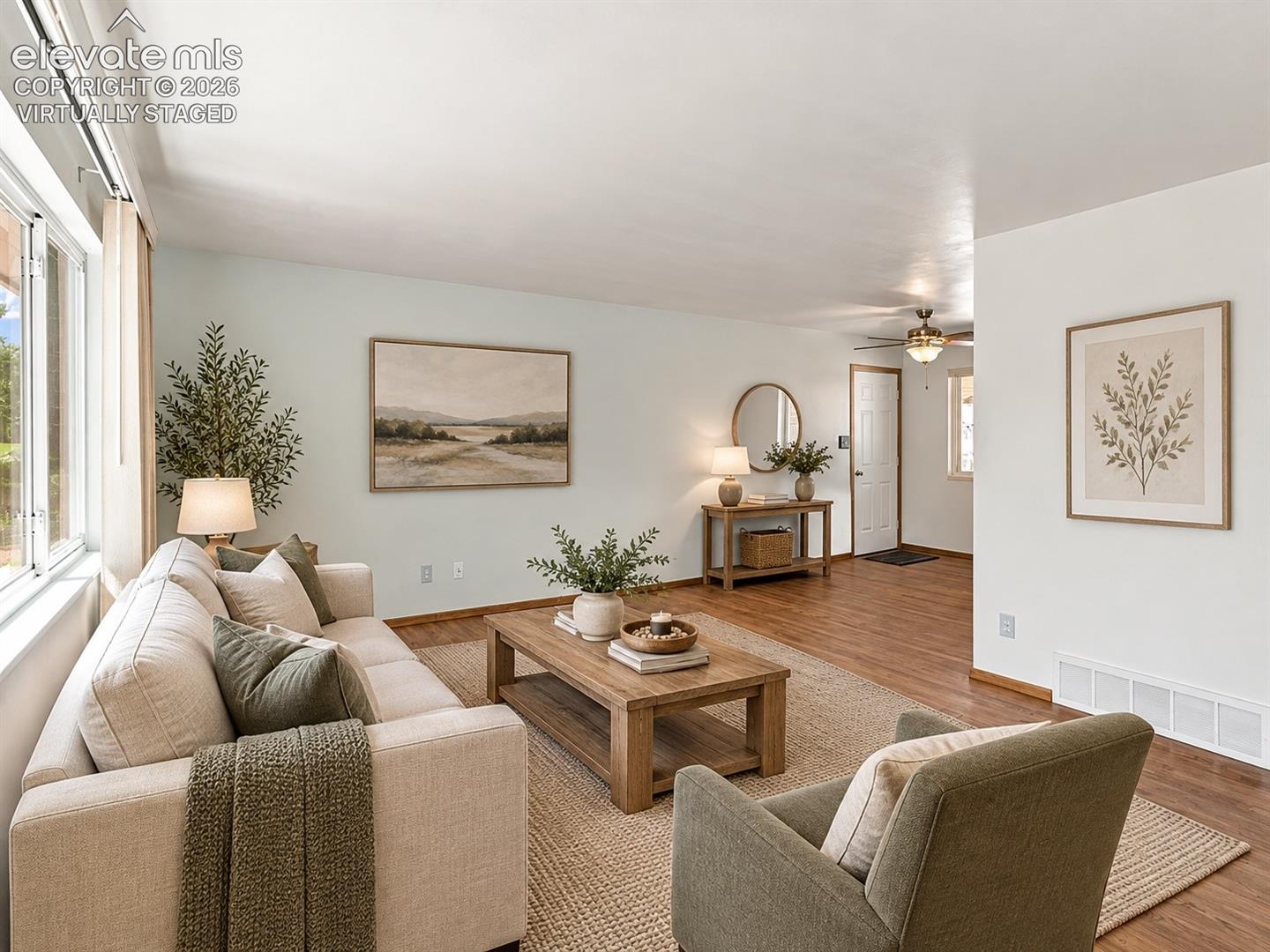 Listing photo 2 for 540 Starlite Drive