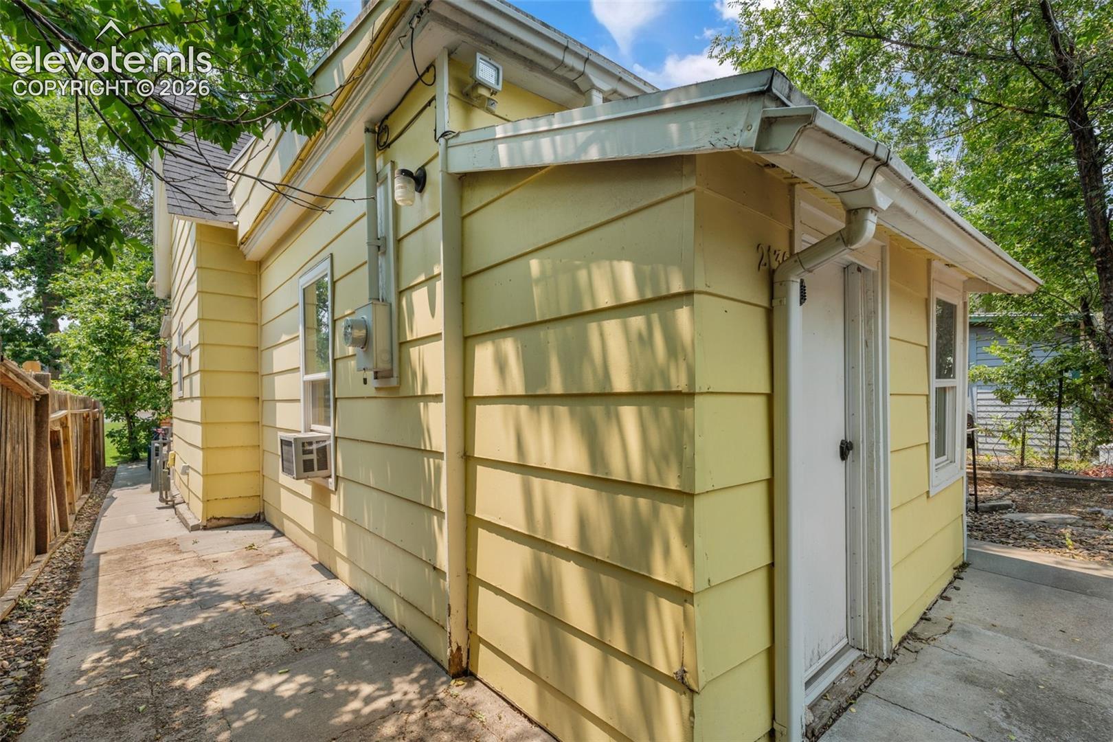 Listing photo 37 for 2130 W Kiowa Street