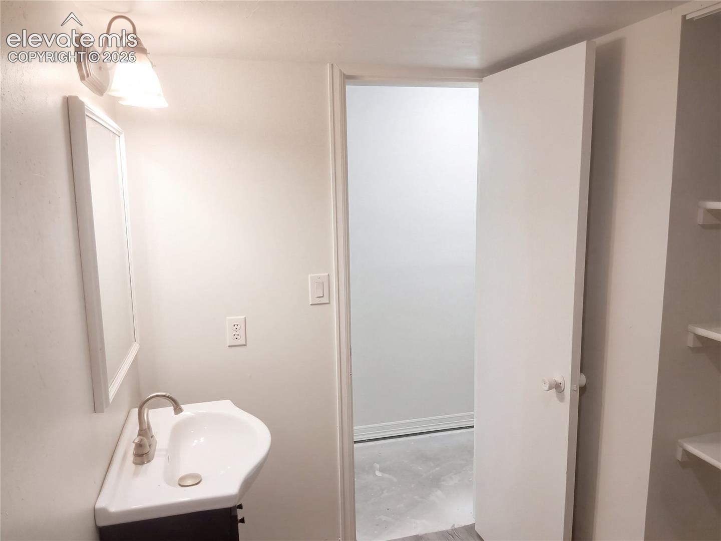 Listing photo 36 for 4015 Valli Vista Road