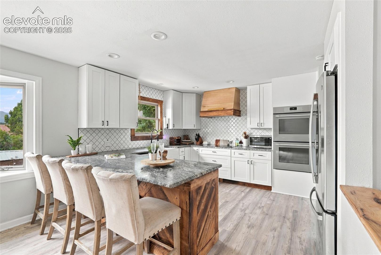 Listing photo 14 for 6326 Pulpit Rock Drive