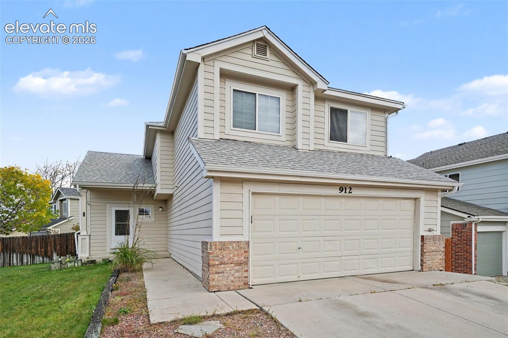 Listing photo 33 for 912 Legend Oak Drive
