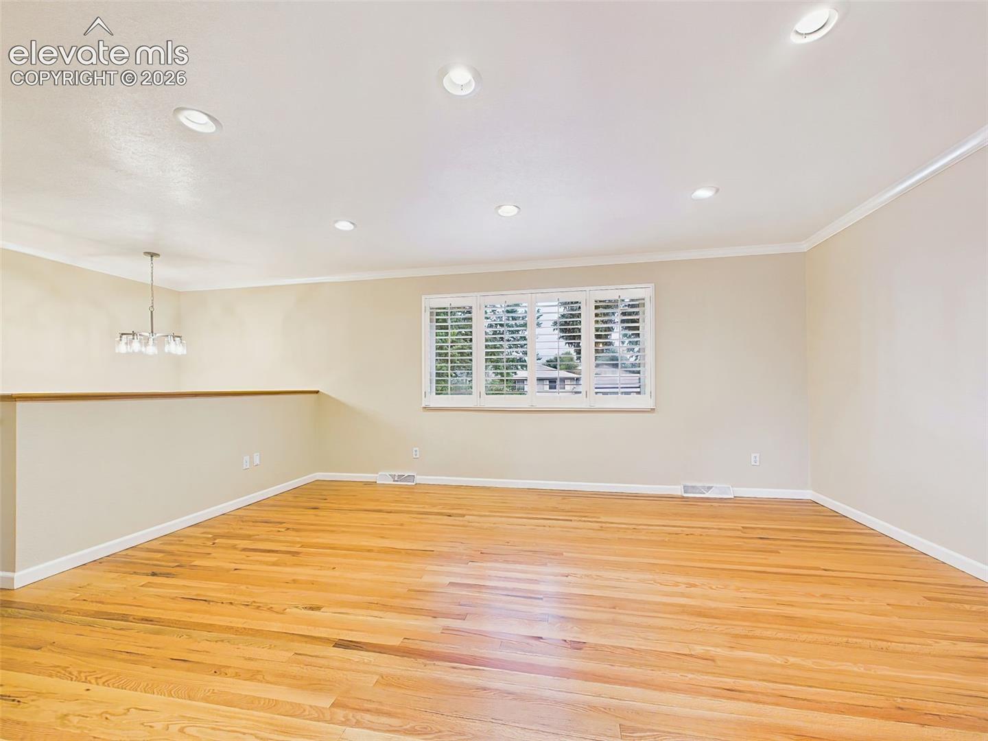 Listing photo 5 for 1509 Lyle Drive