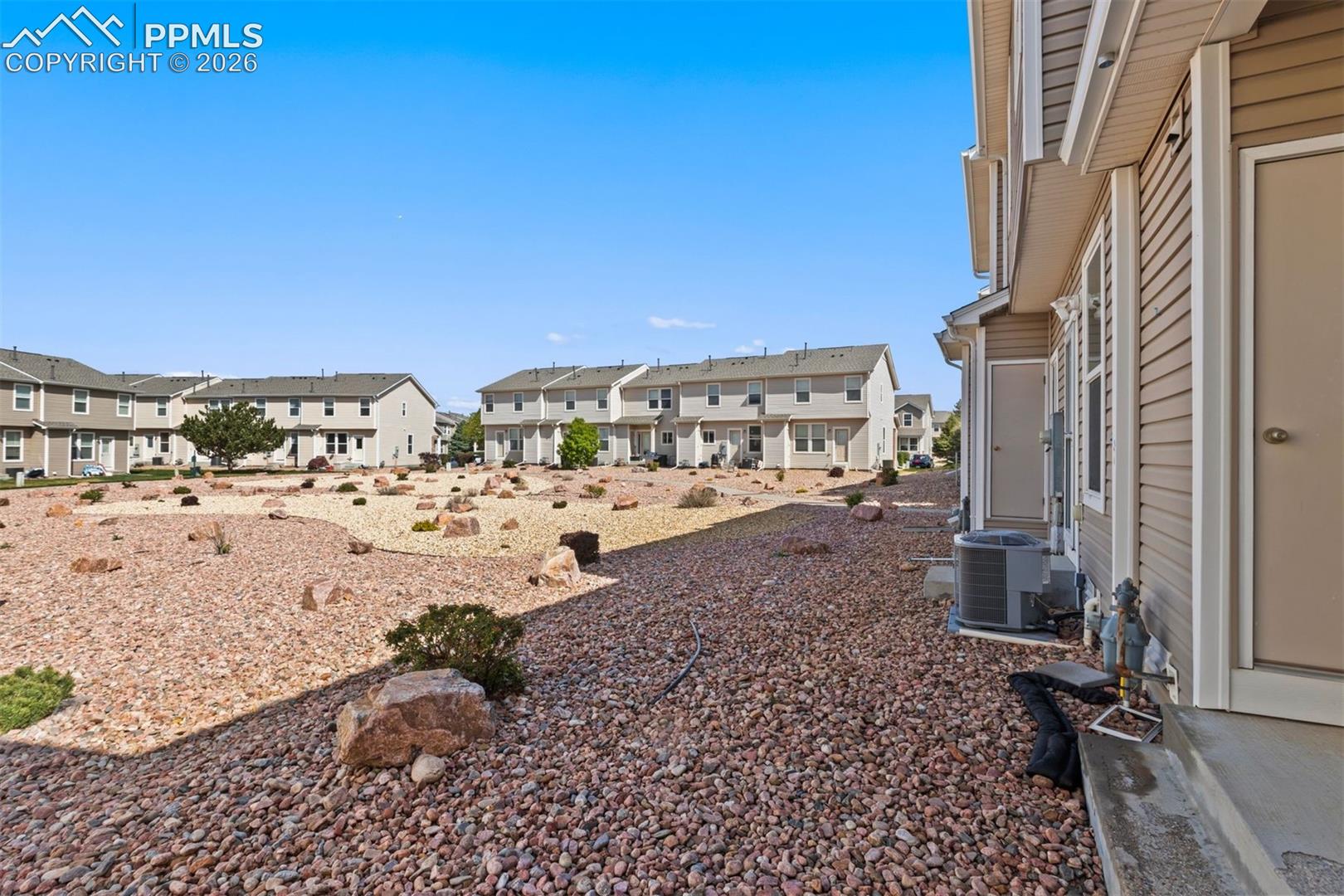 Listing photo 22 for 10580 Wells Point