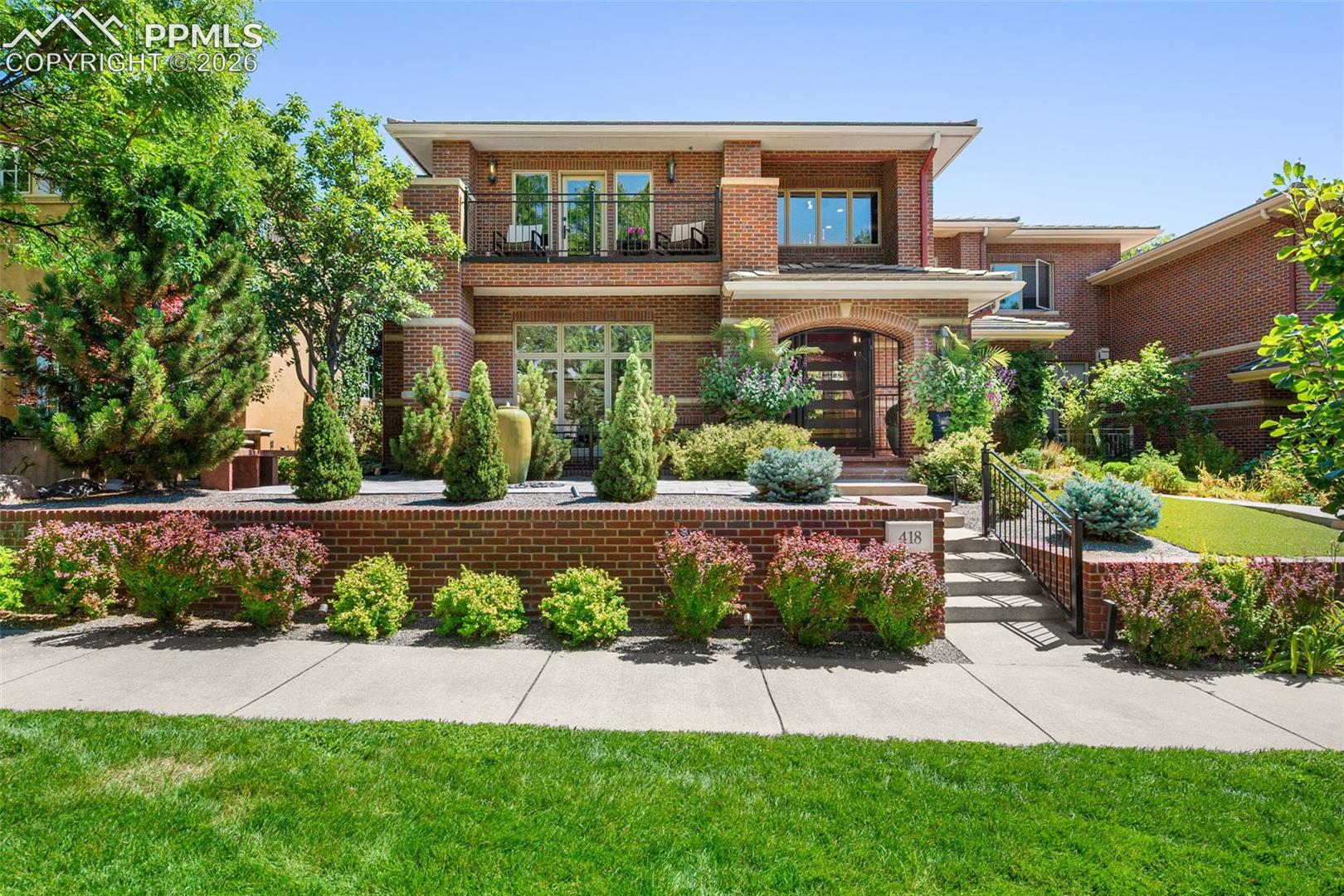 418 Steele Street — listing photo