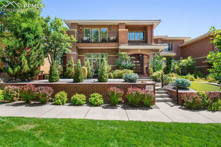 418 Steele Street — listing photo