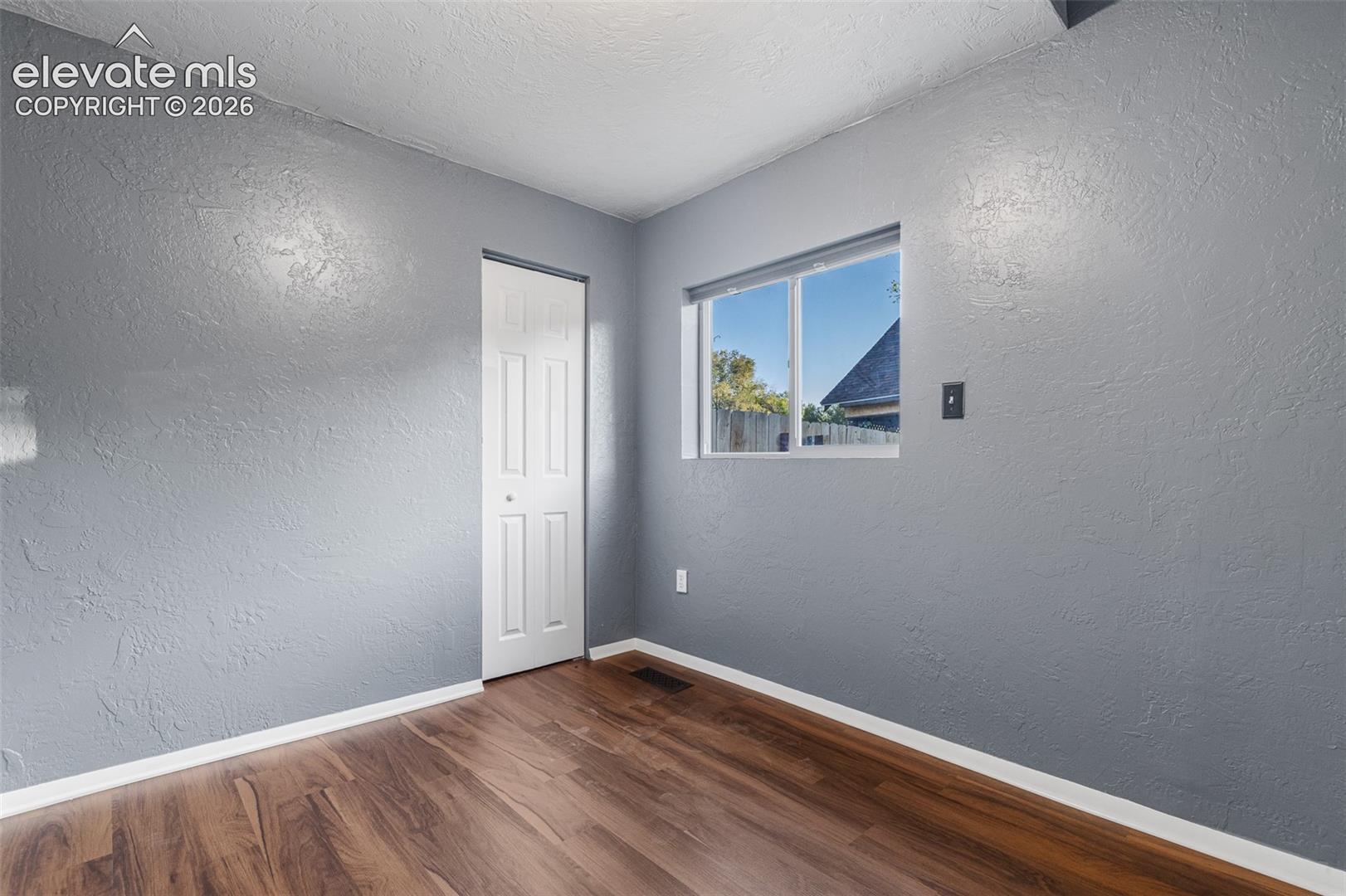 Listing photo 14 for 1118 Arroyo Avenue