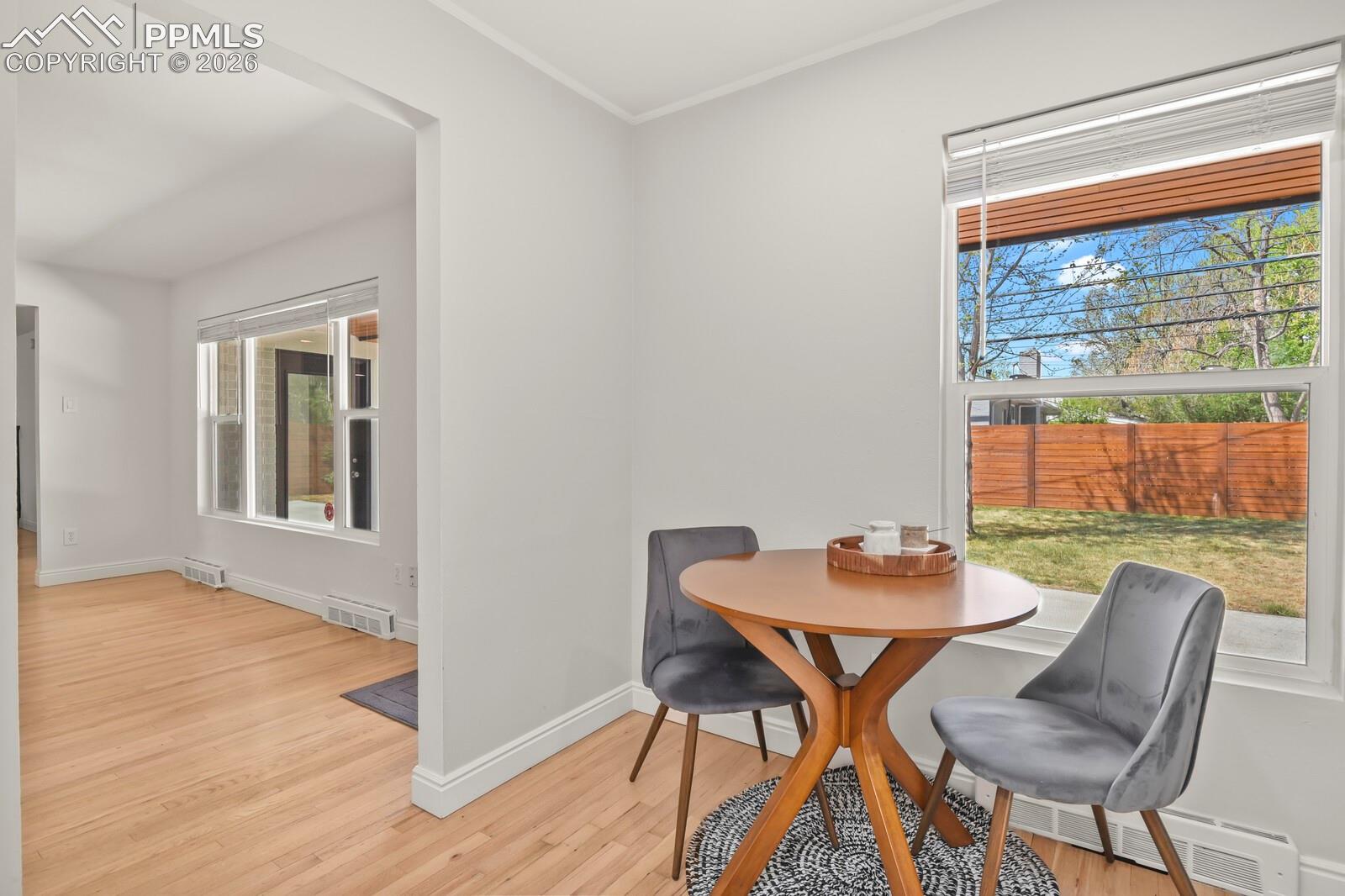 Listing photo 13 for 691 S Holly Street
