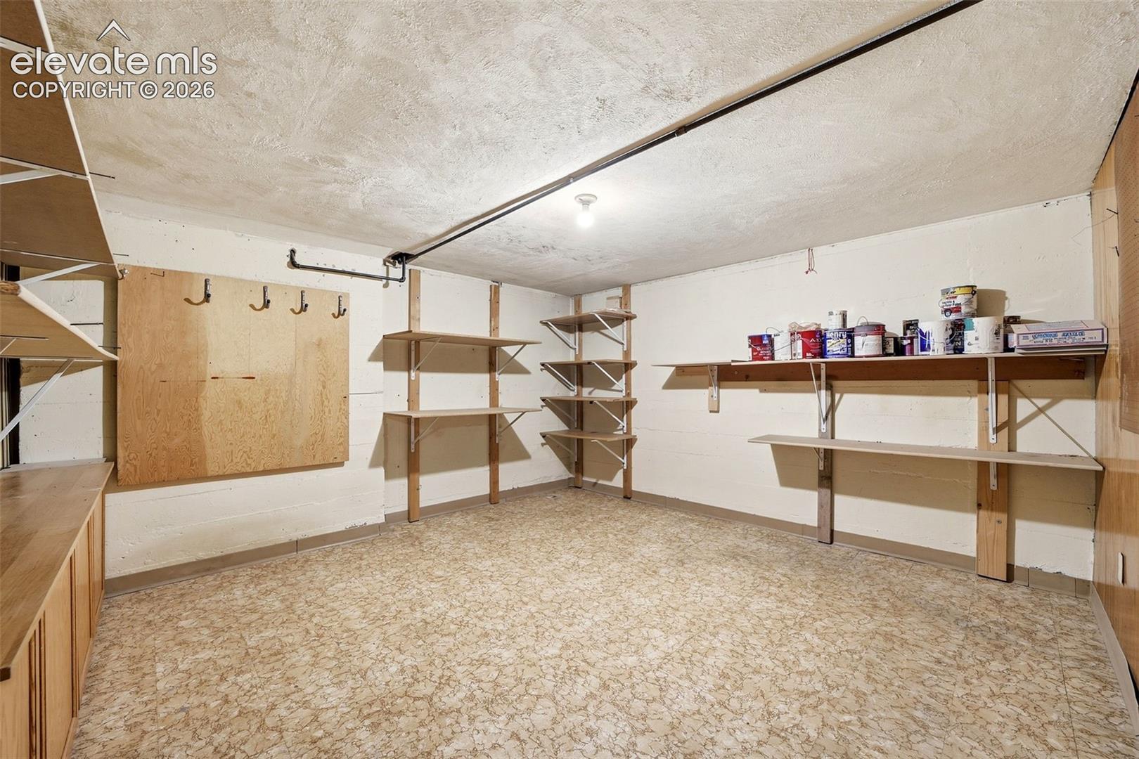 Listing photo 35 for 1406 Iowa Avenue