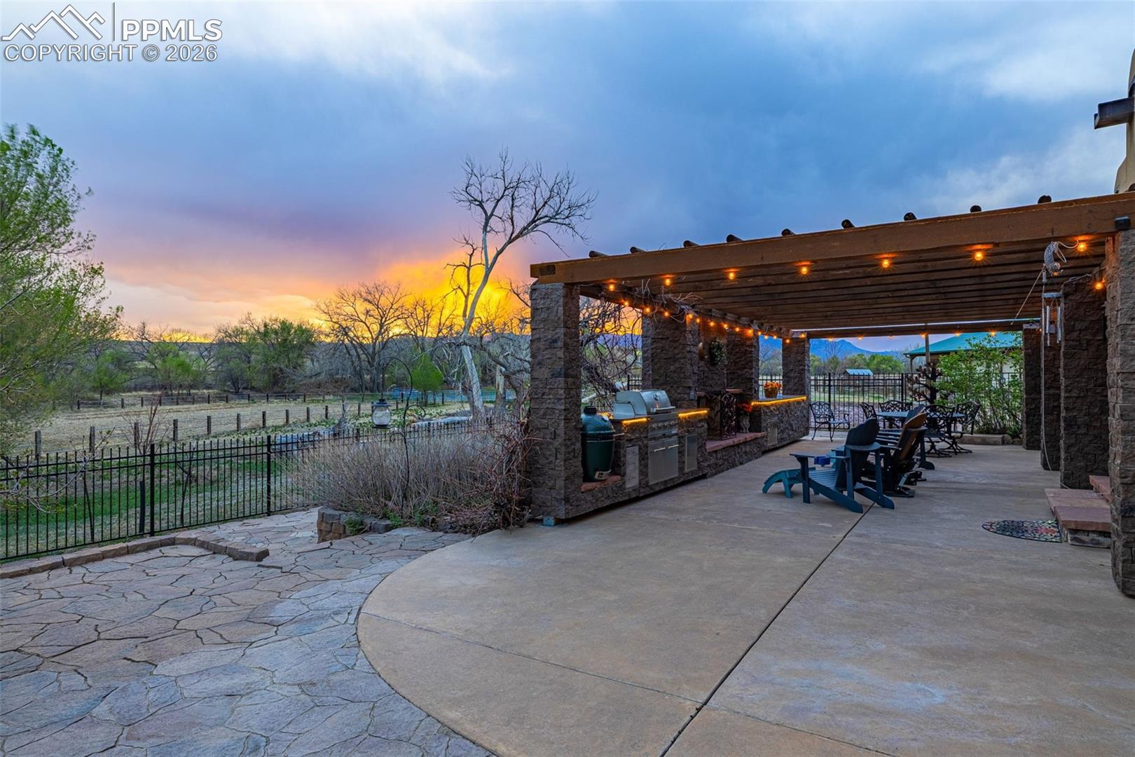 Listing photo 10 for 11960 Old Pueblo Road