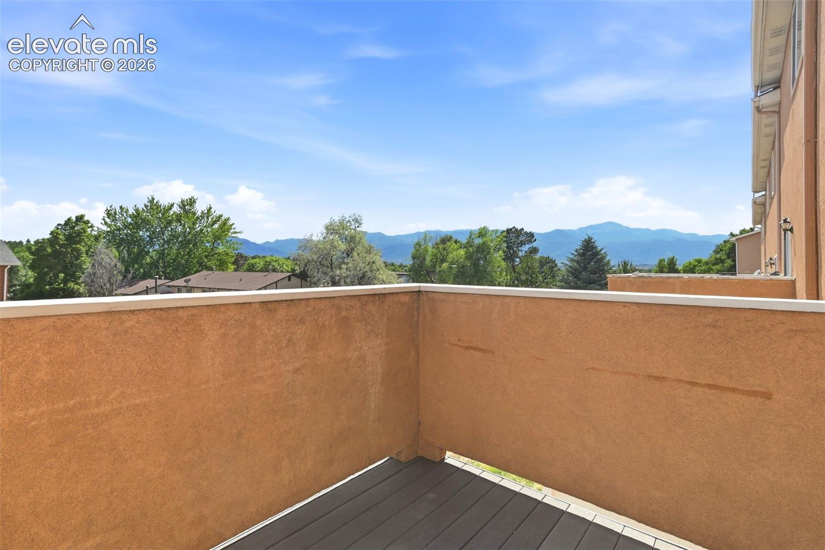 2310 La Salle Street, photo 16