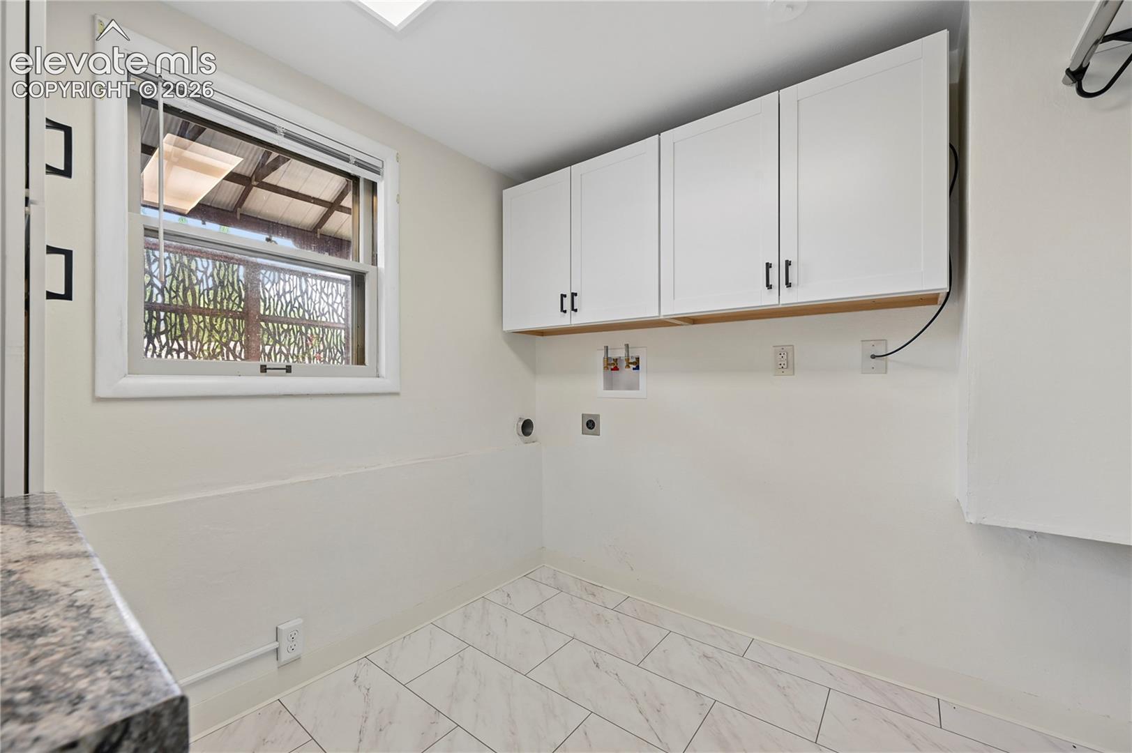 Listing photo 32 for 801 Westacres Avenue