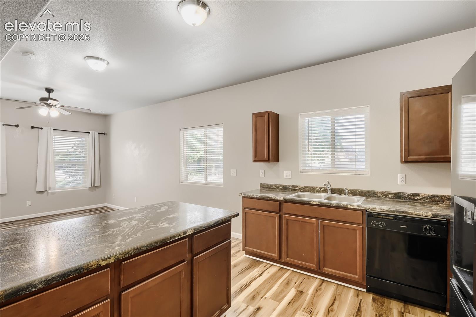 Listing photo 11 for 7104 Bracken Place