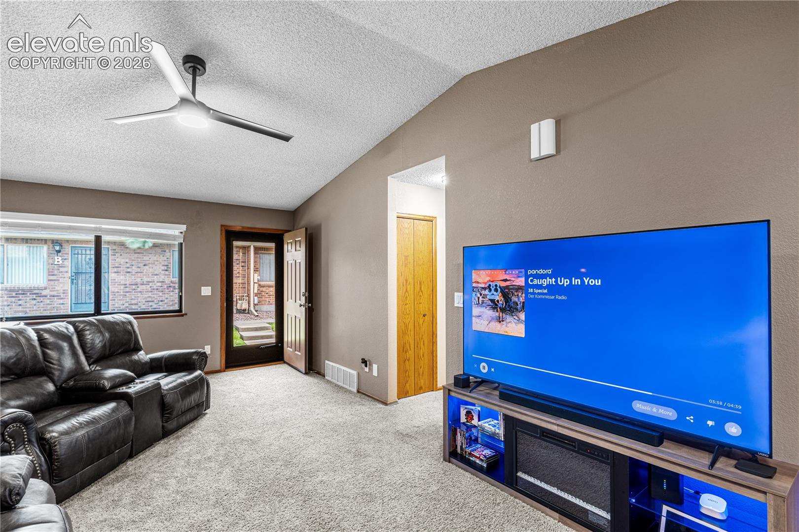 Listing photo 8 for 2106 Chautard Drive B