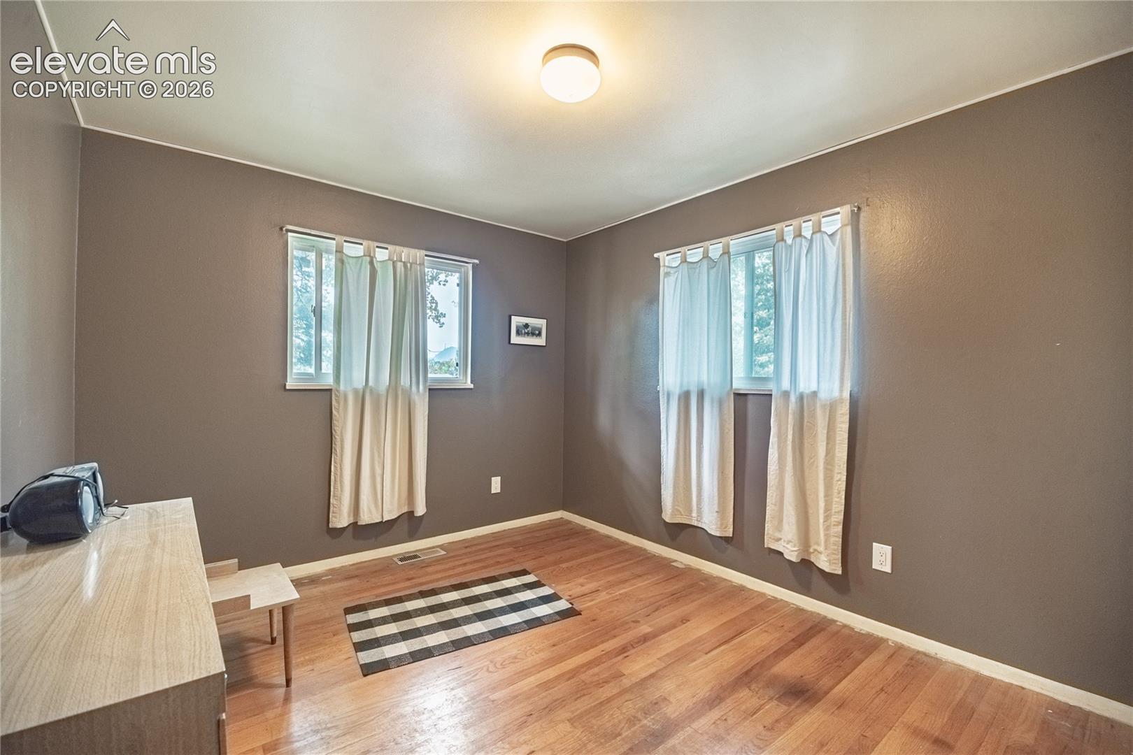 Listing photo 22 for 2512 E La Salle Street