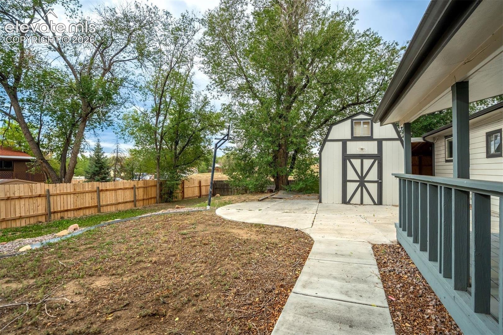 Listing photo 37 for 3415 Bridgewood Lane
